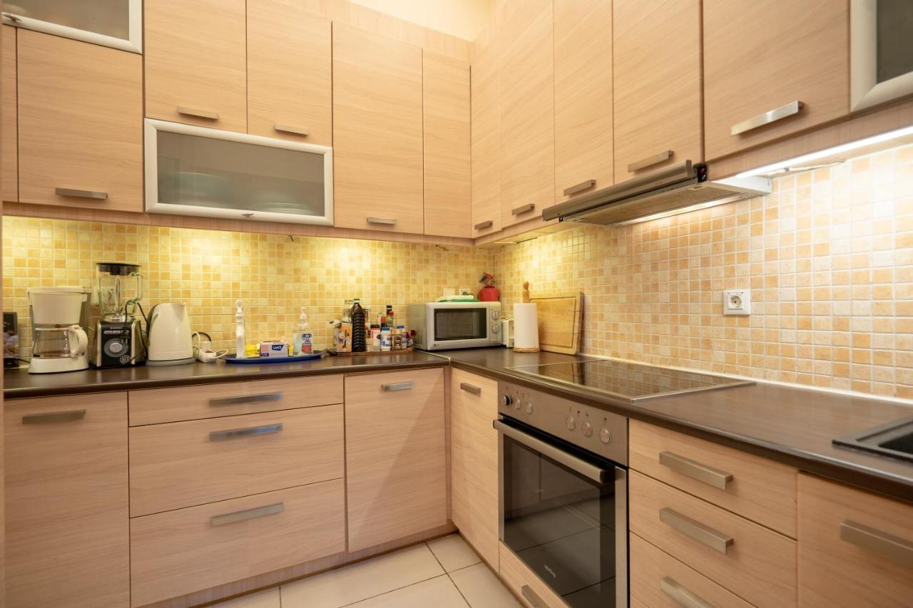 Acropolis Metro St.3 Bedrοοms 6 Persons Maisonette Афины Экстерьер фото