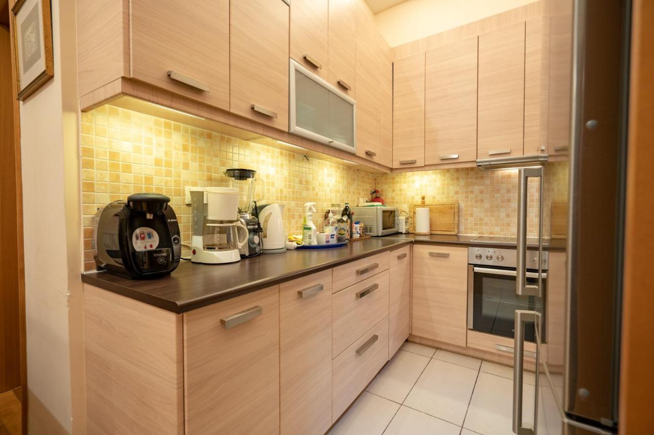 Acropolis Metro St.3 Bedrοοms 6 Persons Maisonette Афины Экстерьер фото
