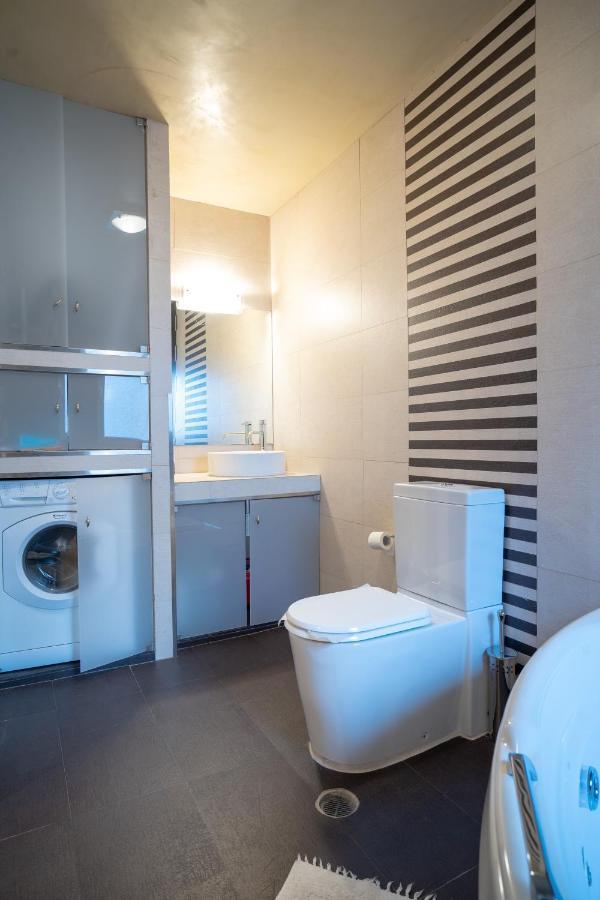 Acropolis Metro St.3 Bedrοοms 6 Persons Maisonette Афины Экстерьер фото